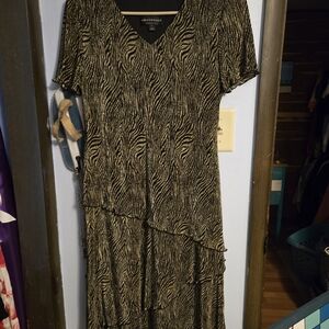 Adrienne Vittadini Black and White Patterned Midi Dress